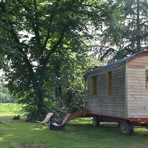 https://roulotte-la-pitchoune.midi-pyreneeshotels.com