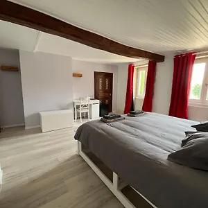 Bed & Breakfast Au Clair De La Pierre - D'hotes, Siccieu-Saint-Julien-et-Carisieu