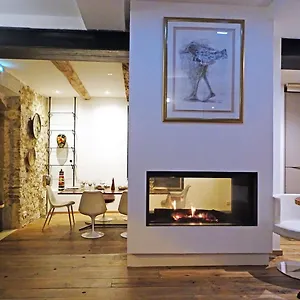 https://demeure-dhotes-le-rocher.fr-provencehotel.com